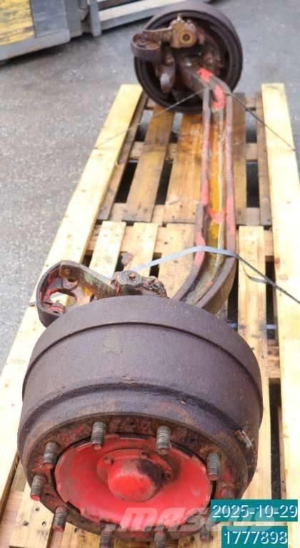 Scania P 82 M Hjulaxlar