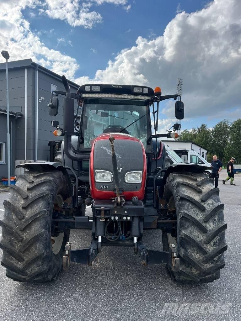 Valtra N 141 Traktorer