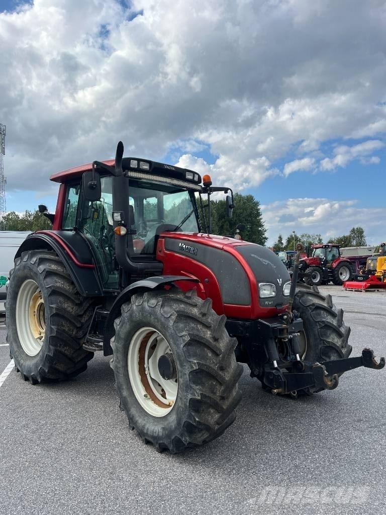 Valtra N 141 Traktorer
