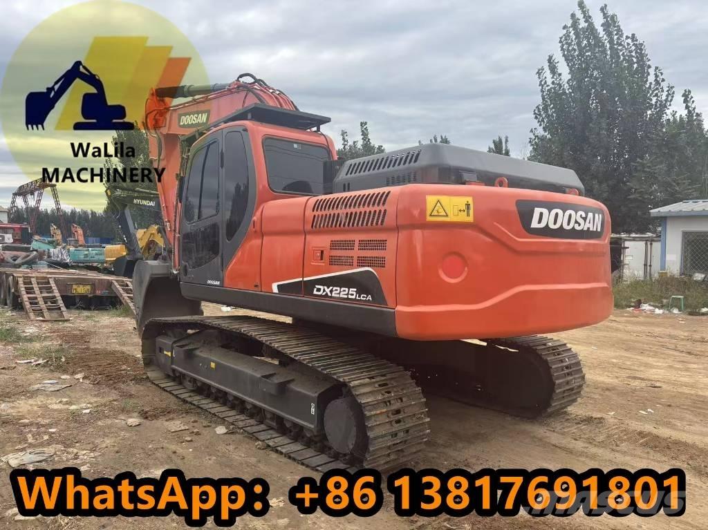 Doosan DX 225 Bandgrävare