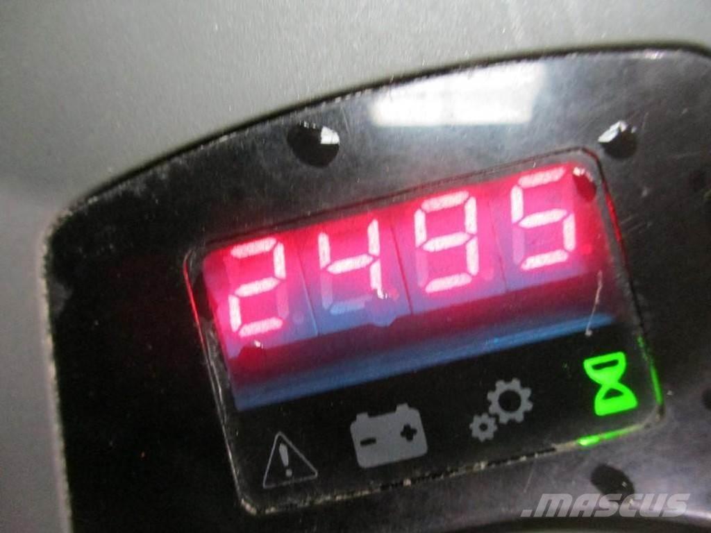 BT LPE200 Låglyftare med plattform