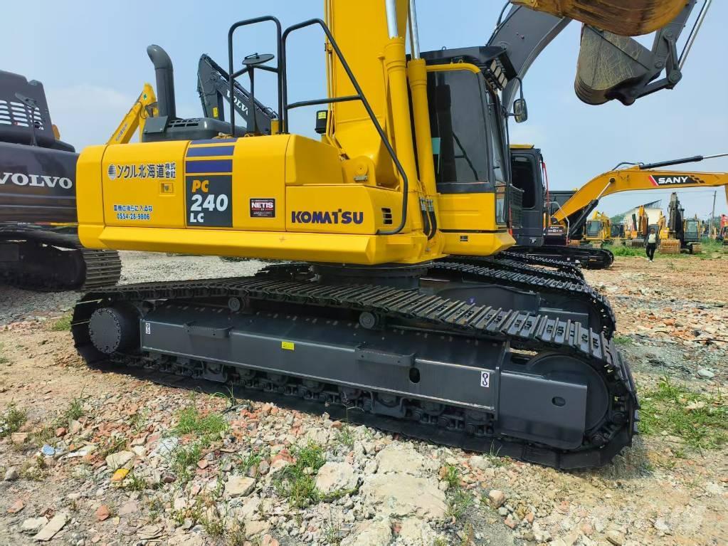 Komatsu PC 240-8 Bandgrävare