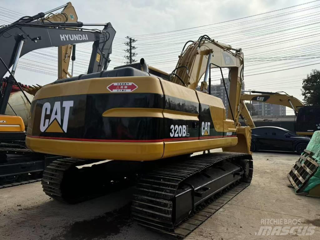 CAT 320 B L Bandgrävare