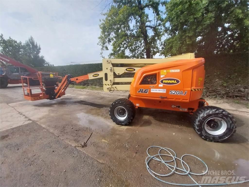 JLG 520AJ Bomliftar