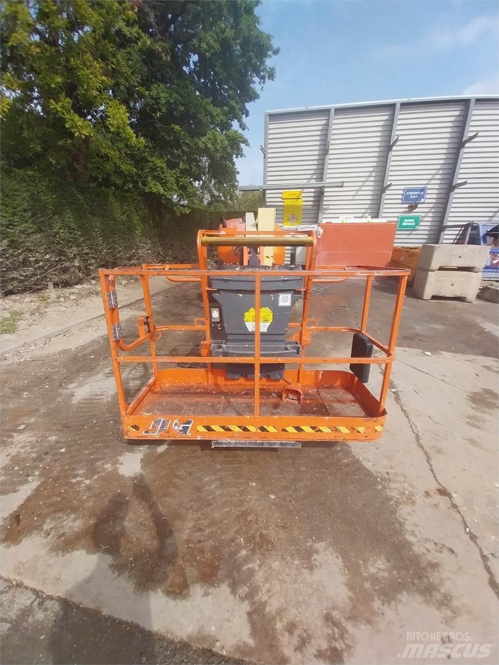 JLG 520AJ Bomliftar