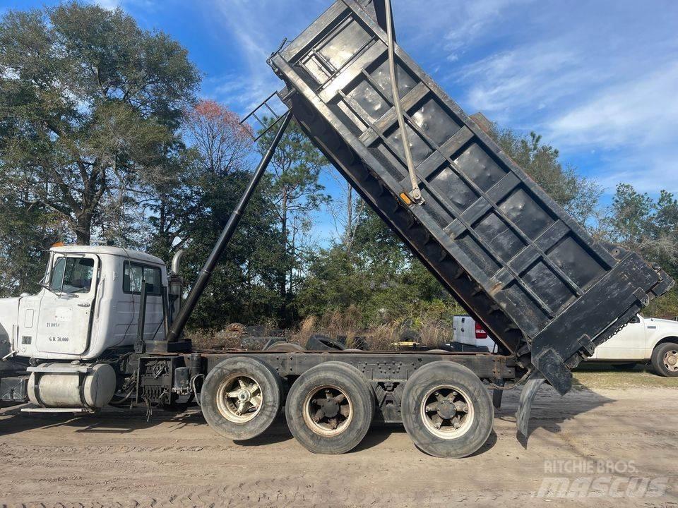 Mack dump Tippbilar