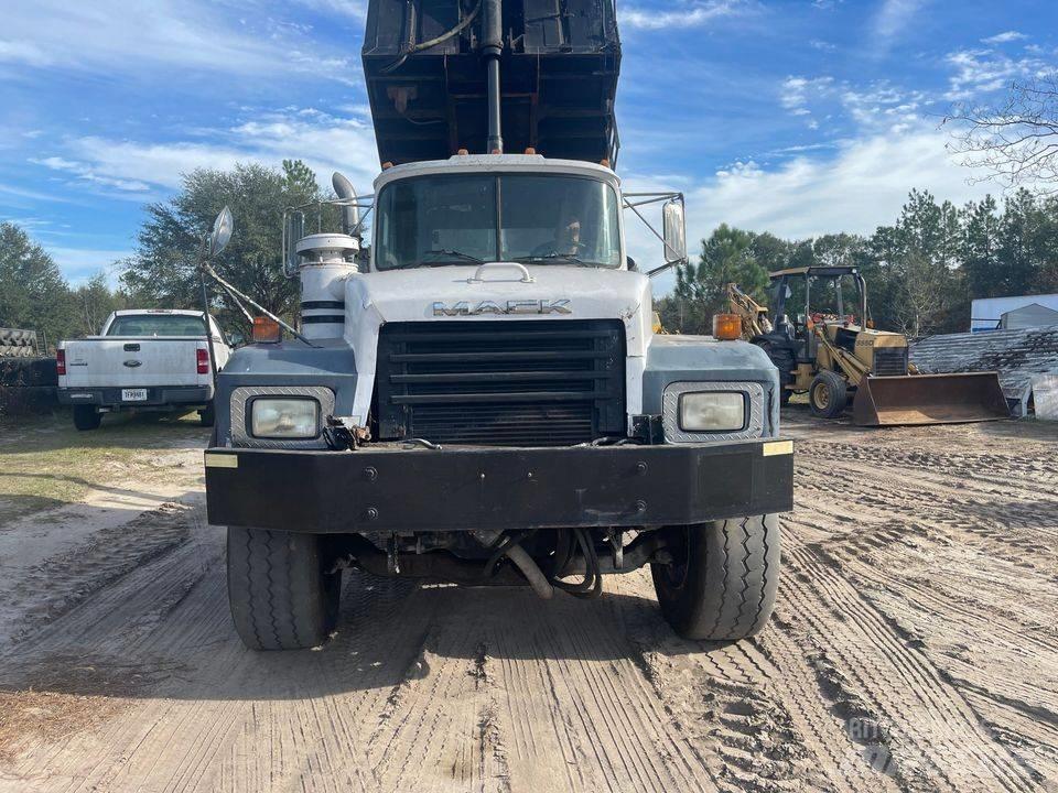 Mack dump Tippbilar