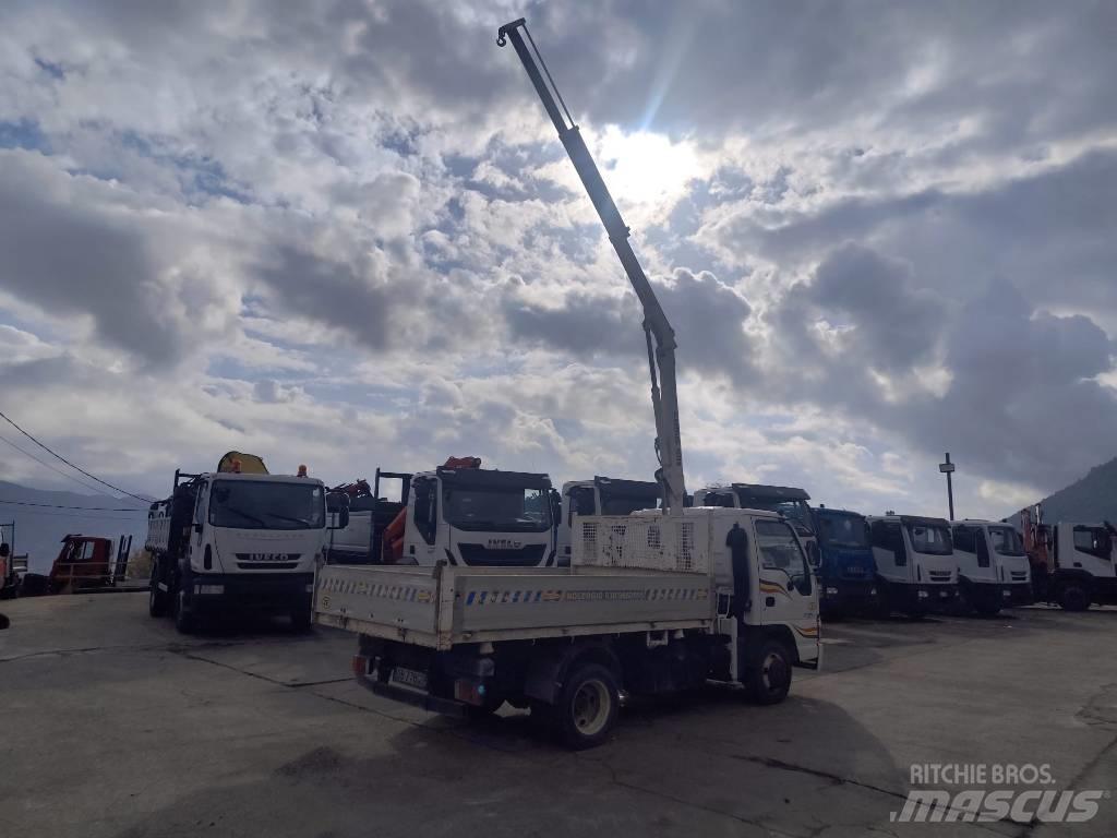 Isuzu NPR77G-5DX Kranbilar