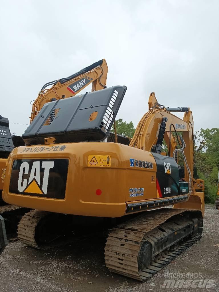 CAT 329 D2 Midigrävmaskiner 7t - 12t