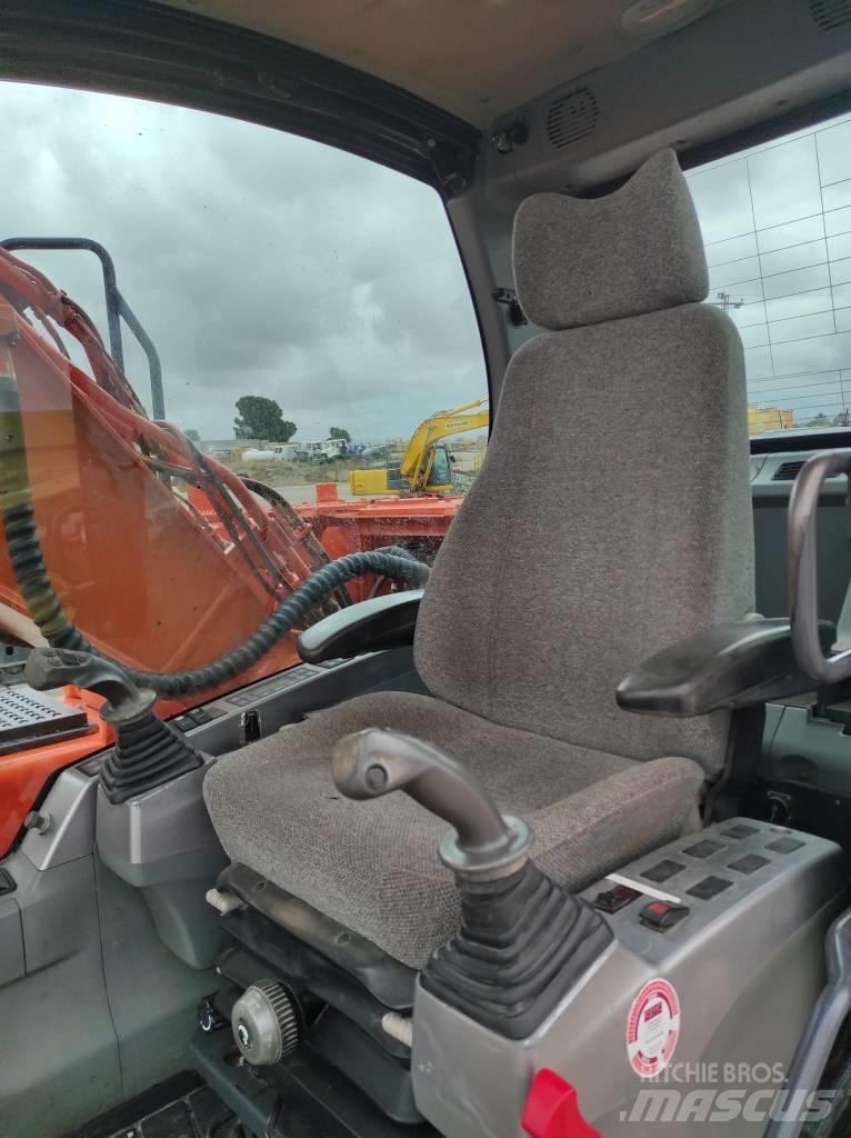 Doosan DX 180 LC Bandgrävare