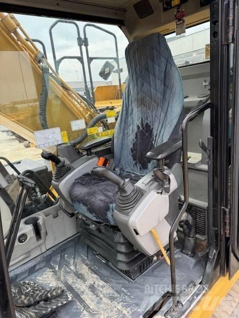CAT 323 E Bandgrävare