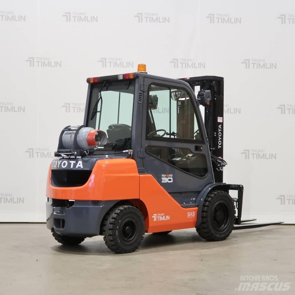 Toyota 02-8FGF30 Gasolmotviktstruckar