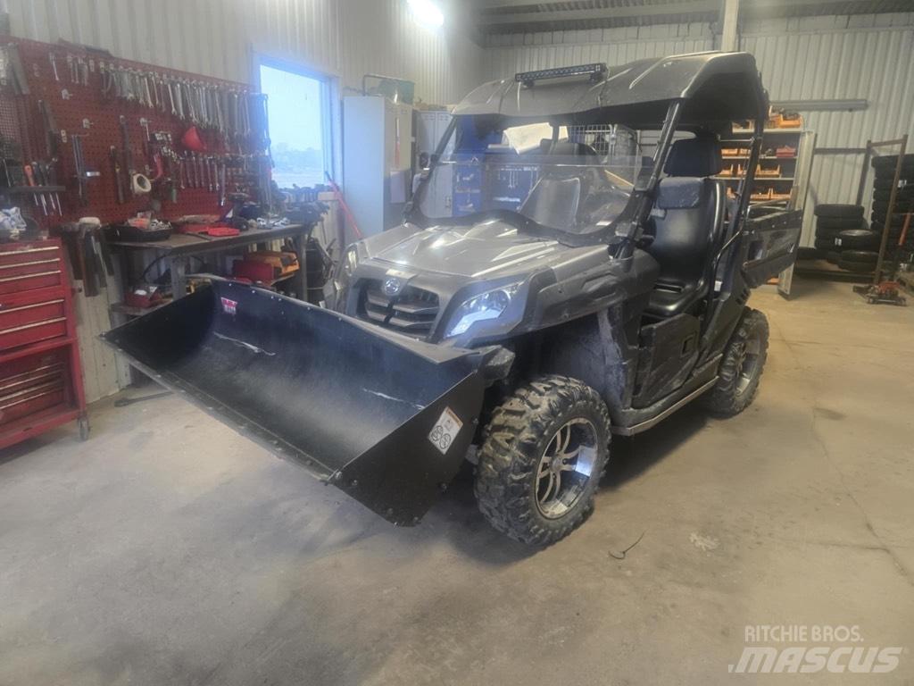  UTV CF 850 Minigrävare < 7t