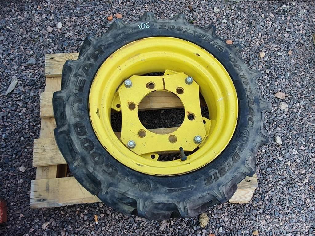 Goodyear 200/70R16 Däck, hjul och fälgar
