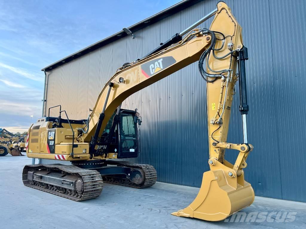 CAT 323F L Bandgrävare