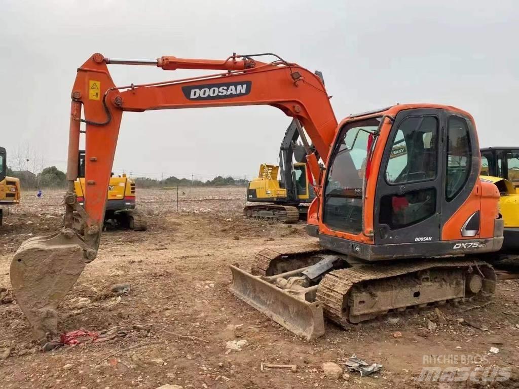 Doosan DX 75-9 C Bandgrävare
