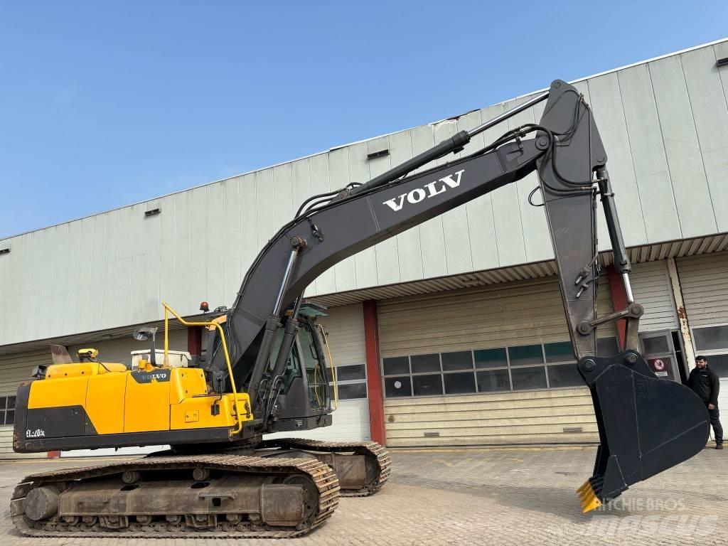 Volvo EC 220 DL Bandgrävare