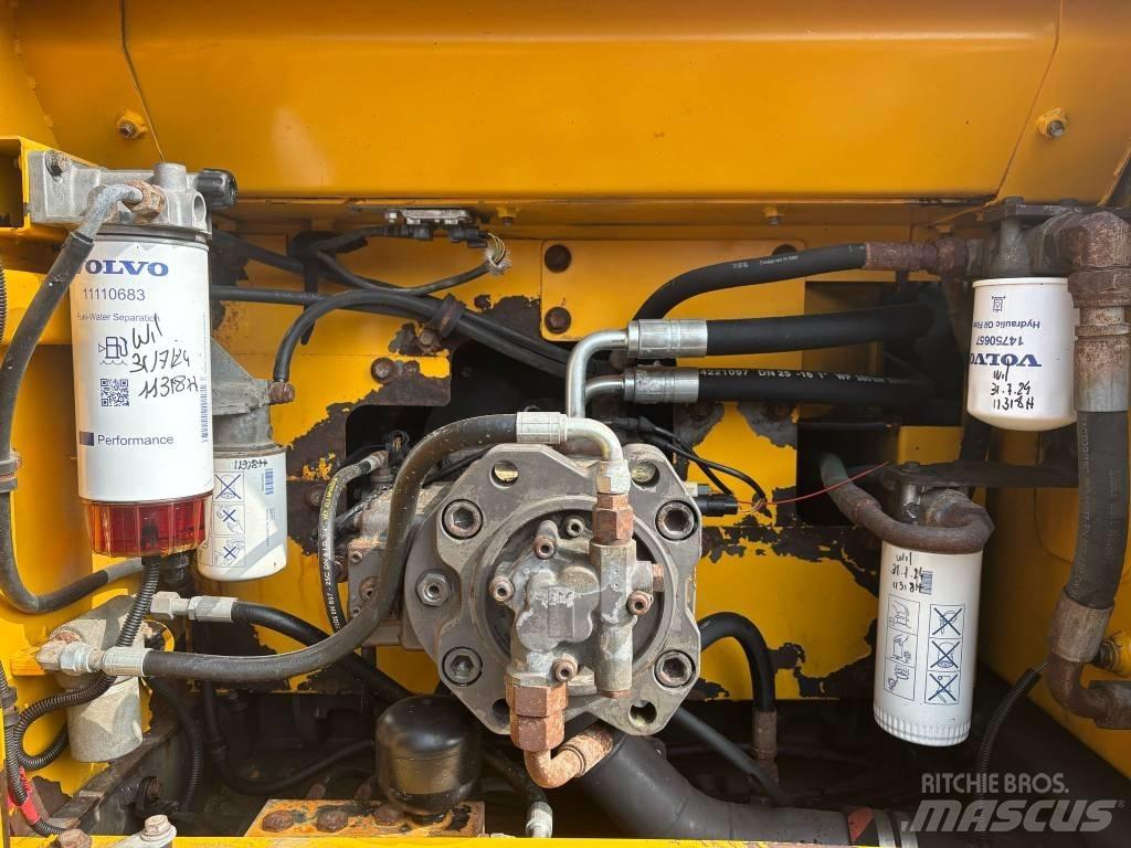Volvo EC 220 DL Bandgrävare