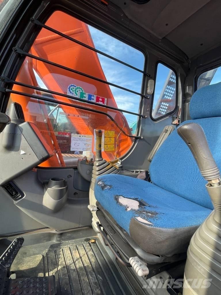 Hitachi ZX 240 Bandgrävare