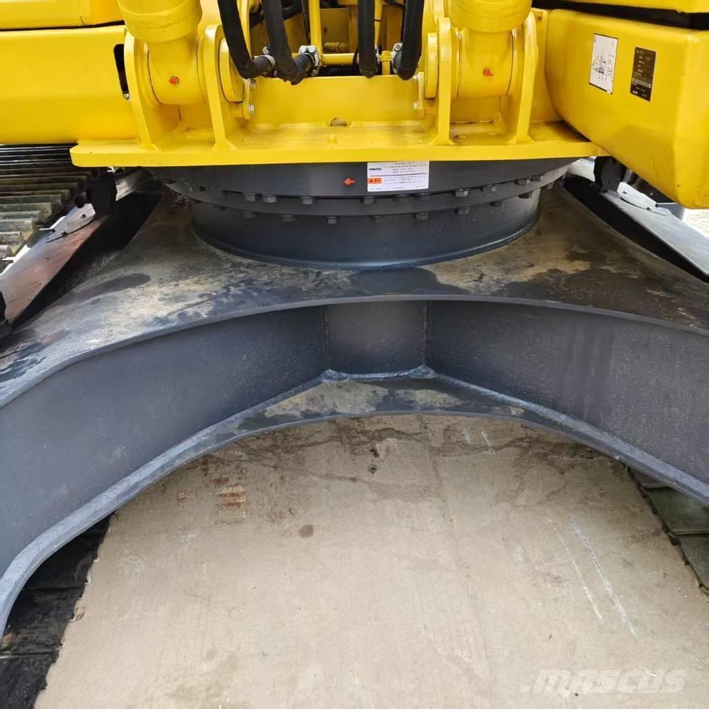 Komatsu PC 200-8 Bandgrävare