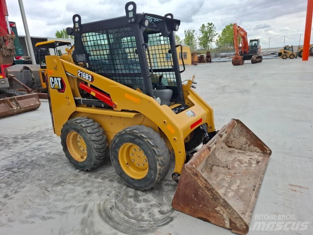 CAT 216 B 3 Kompaktlastare