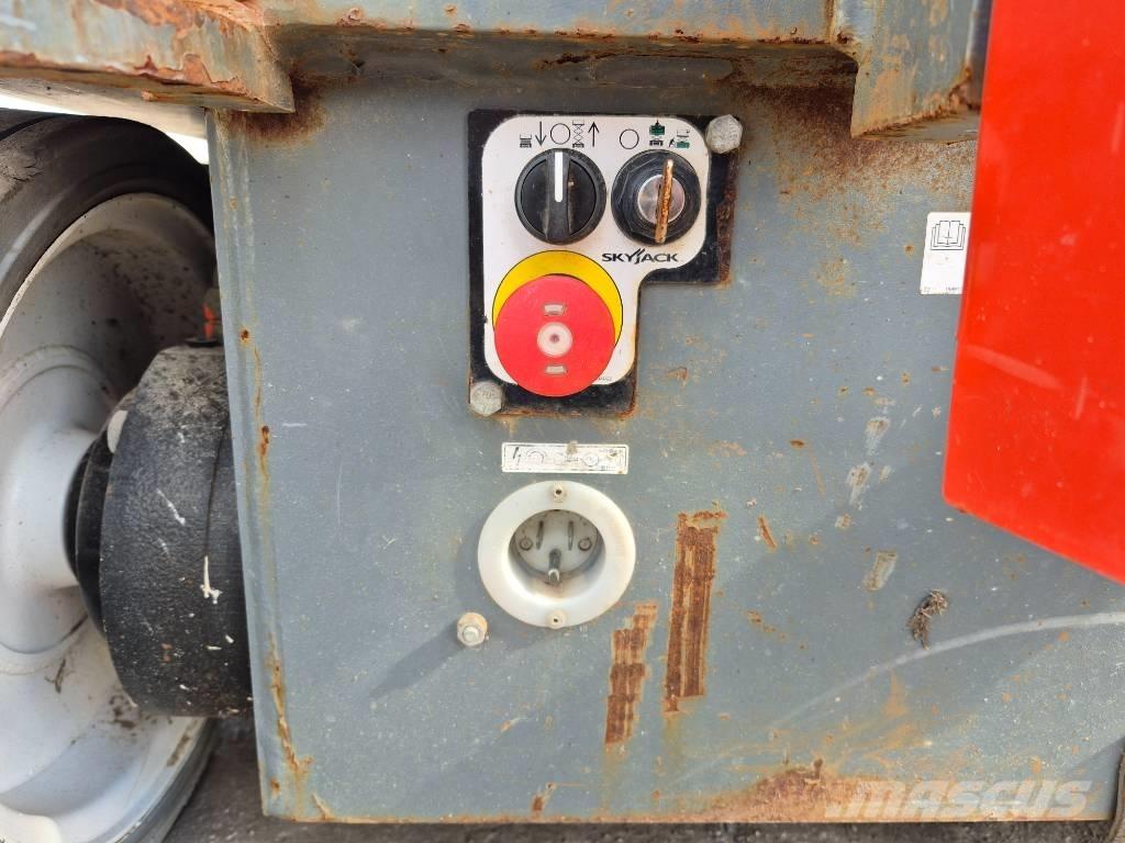 SkyJack SJ 4740 Saxliftar