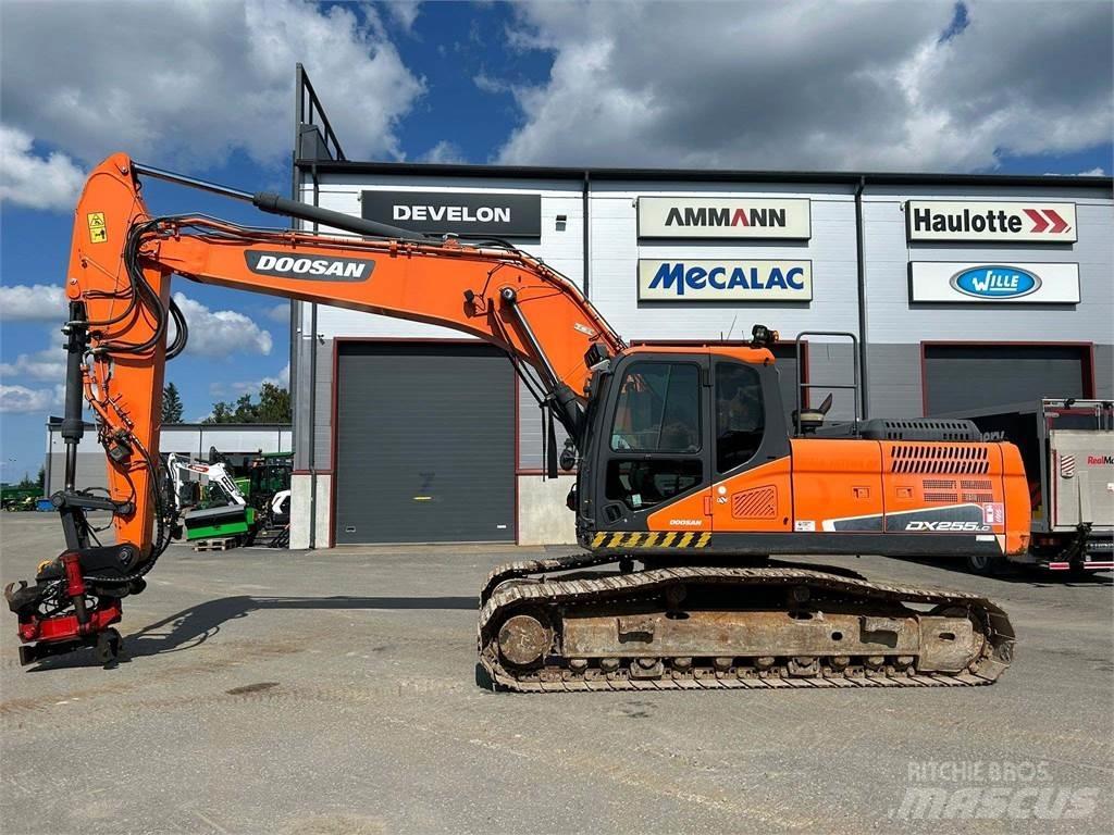 Doosan DX255LC-5 Bandgrävare