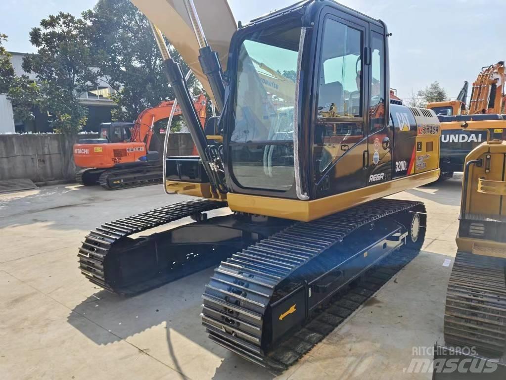 CAT 320 D 2 Bandgrävare