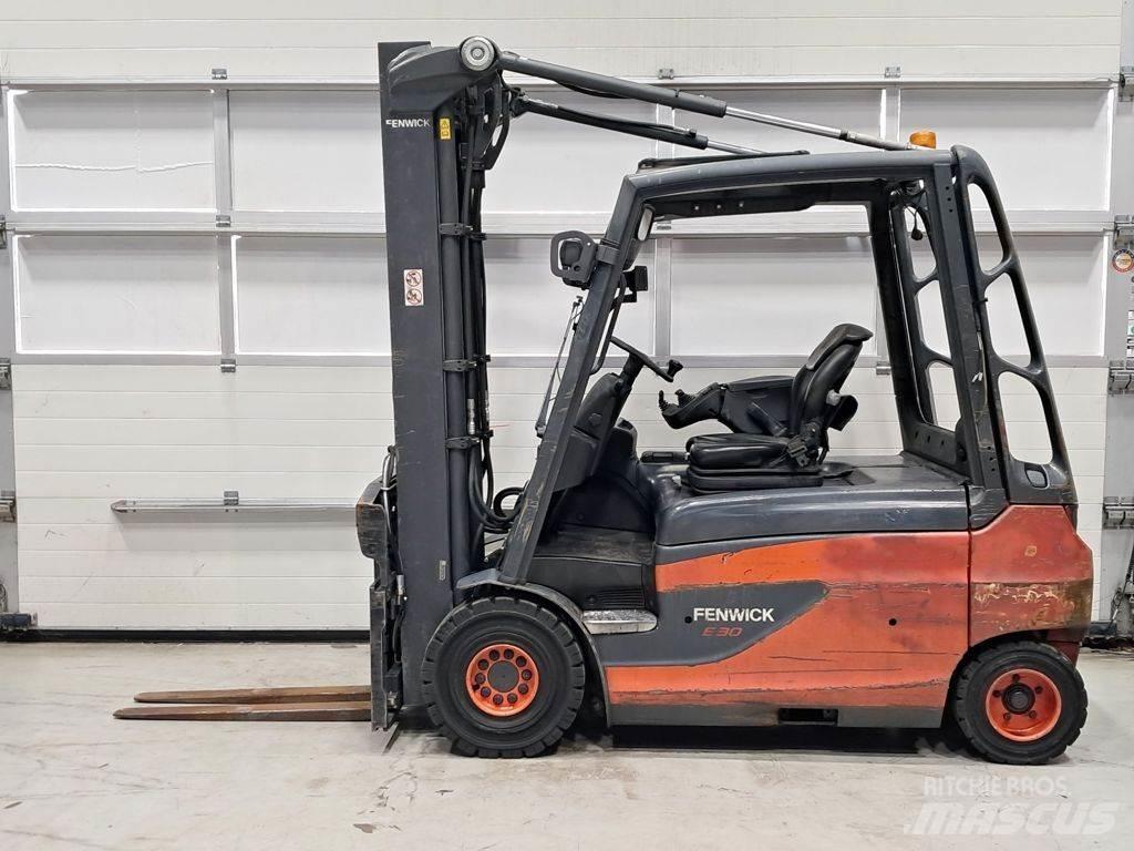 Linde E30L-01 Elmotviktstruckar