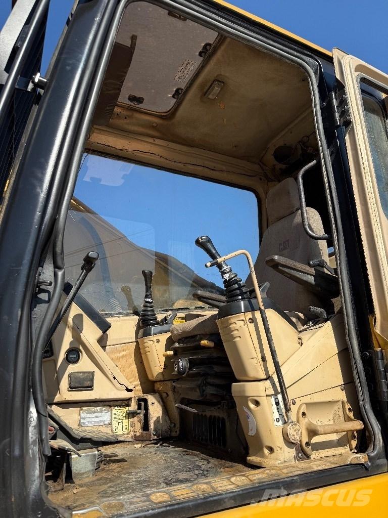 CAT 325 LN Bandgrävare