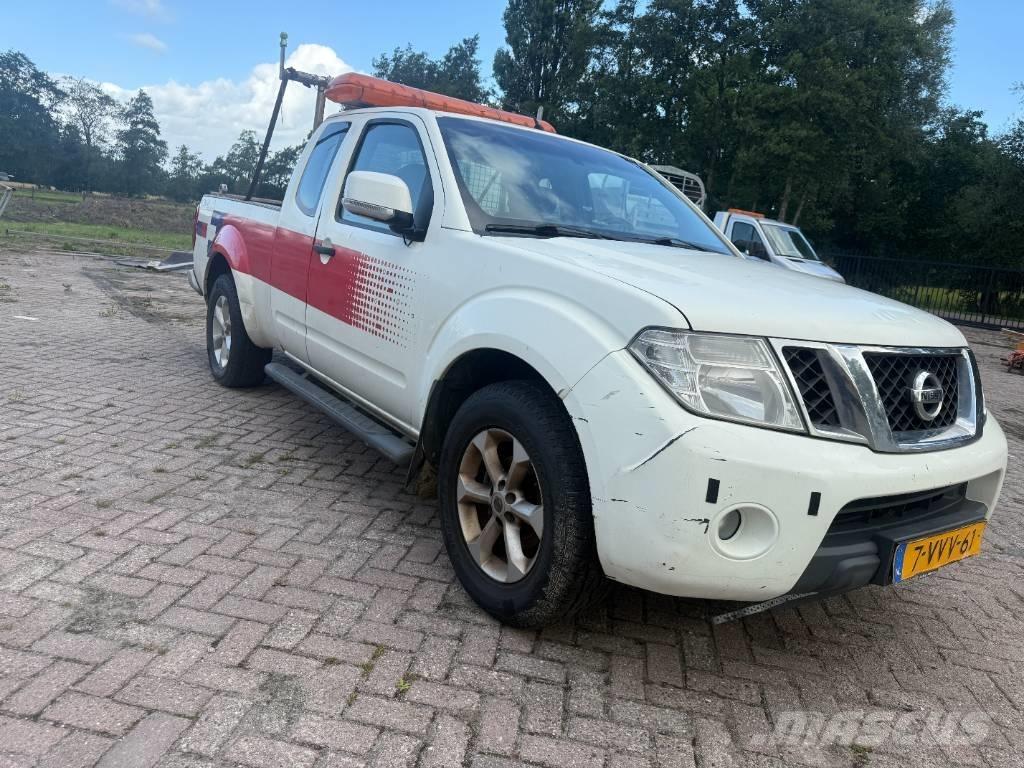 Nissan Navara Flakbilar/Pickuper