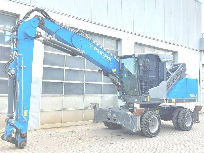 Fuchs MHL 320 F Avfalls / industri hantering
