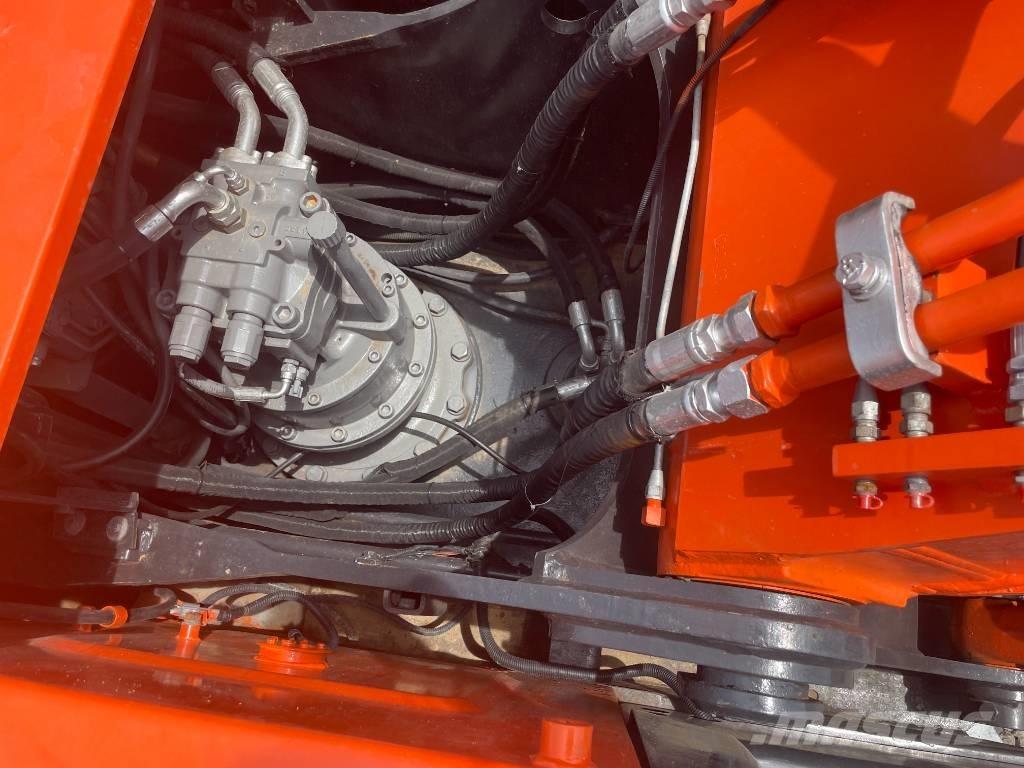 Hitachi ZX 200 Bandgrävare