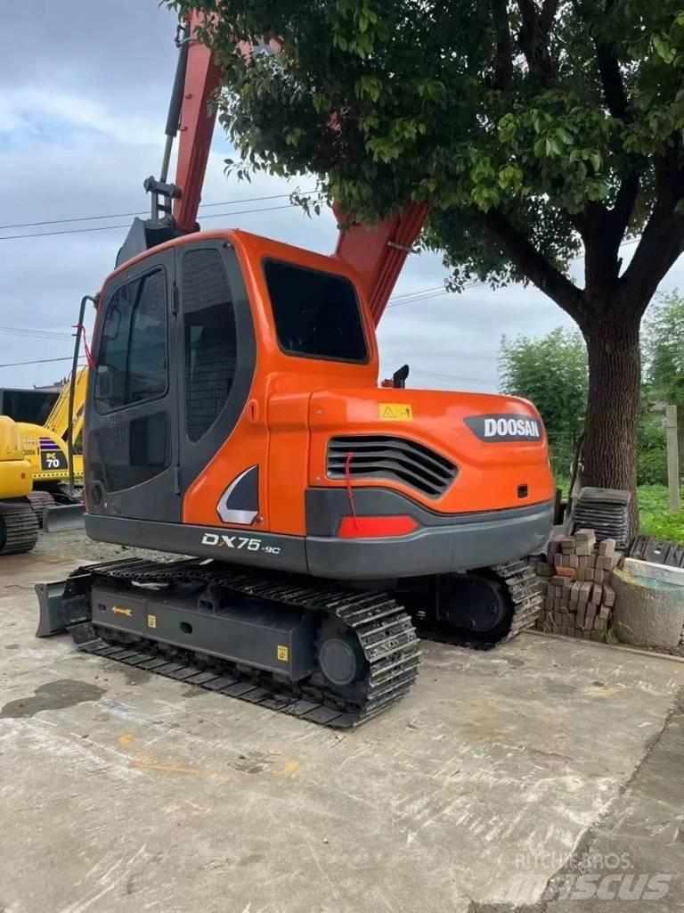 Doosan DX75-9C Bandgrävare