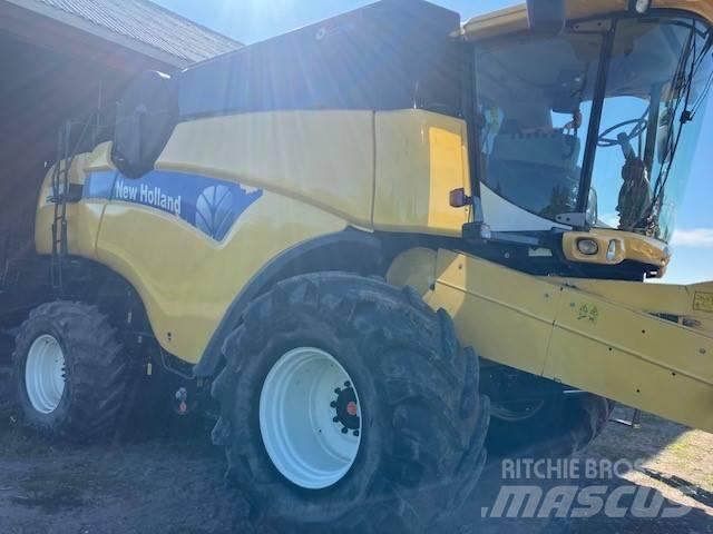 New Holland CX 8060 Skördetröskor