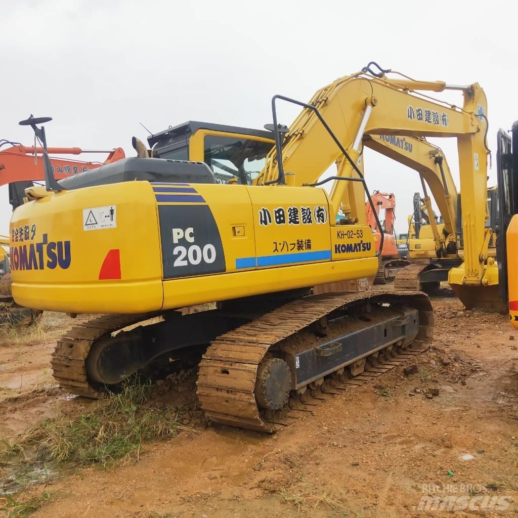 Komatsu PC200-8 Bandgrävare