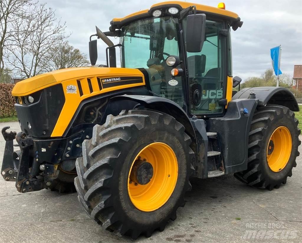 JCB 4220 Fastrac Traktorer