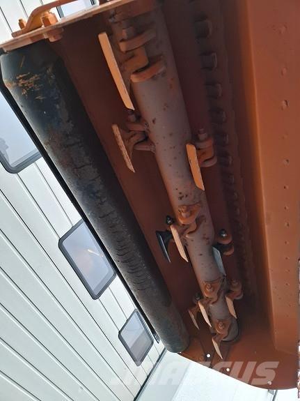 Berti Park/P 145 Övriga vallmaskiner