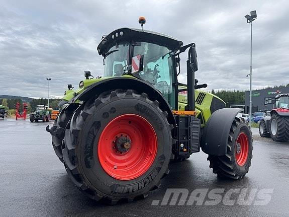 CLAAS Axion 870 Traktorer