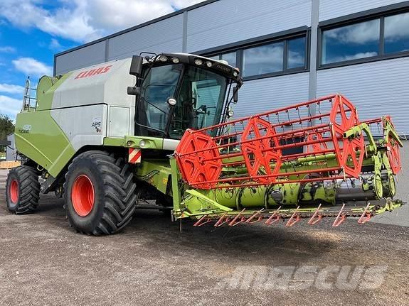 CLAAS Tucano 430 Skördetröskor