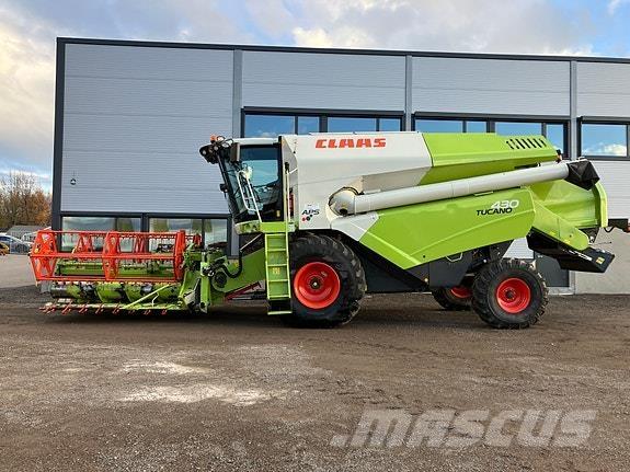 CLAAS Tucano 430 Skördetröskor