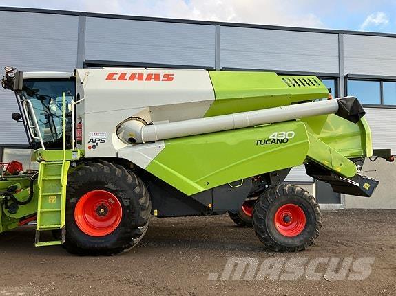 CLAAS Tucano 430 Skördetröskor