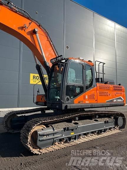 Doosan DX 300 LC-7 Bandgrävare