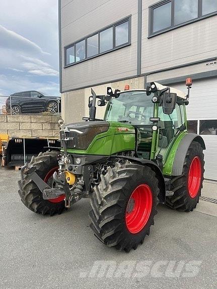 Fendt 211 Traktorer