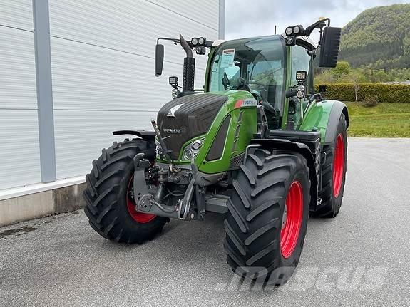 Fendt 718 Traktorer