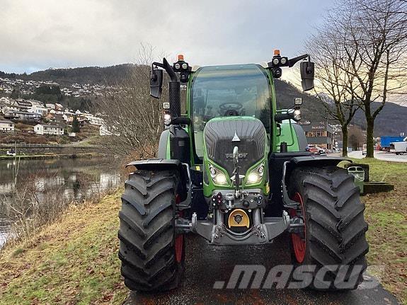 Fendt 724 VARIO Traktorer
