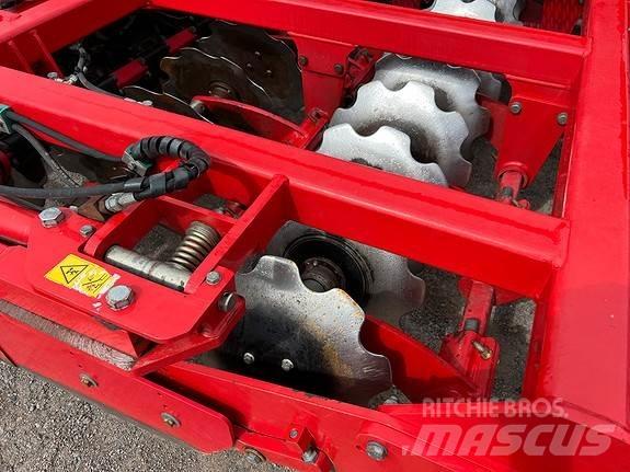Horsch Pronto 6 DC Fast- och kletgödselspridare
