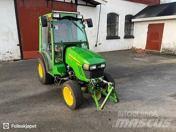 John Deere 2032R Traktorer