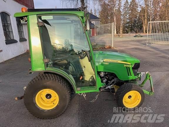 John Deere 2032R Traktorer