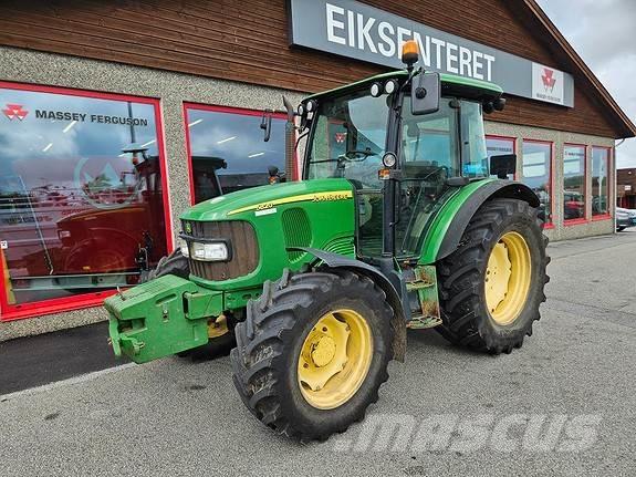 John Deere 5820 Traktorer